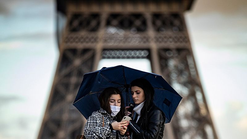 Francia confina parcialmente París y otros 15 departamentos durante un mes ante el empeoramiento de la pandemia
