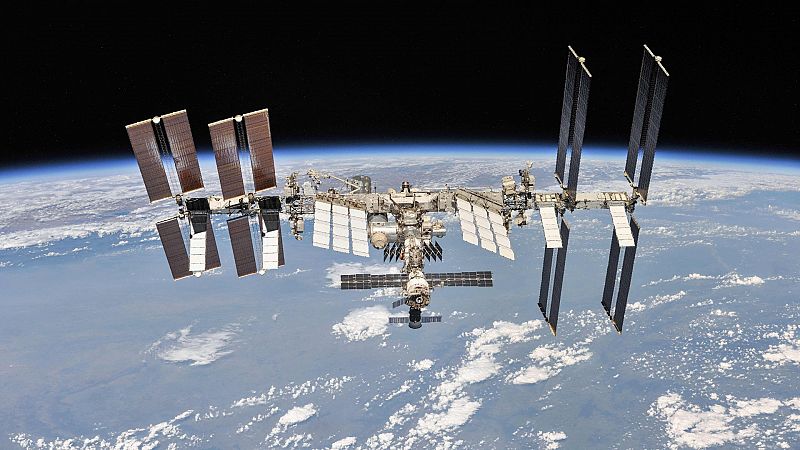 La NASA y SpaceX firman un acuerdo para evitar colisiones entre sus naves y satélites espaciales