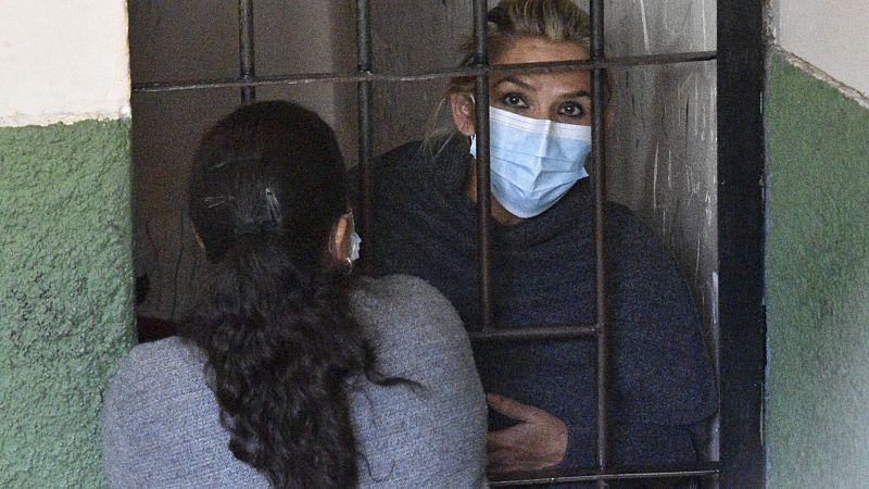 Un juez boliviano ordena ampliar la prisión preventiva de Jeanine Áñez de 4 a 6 meses