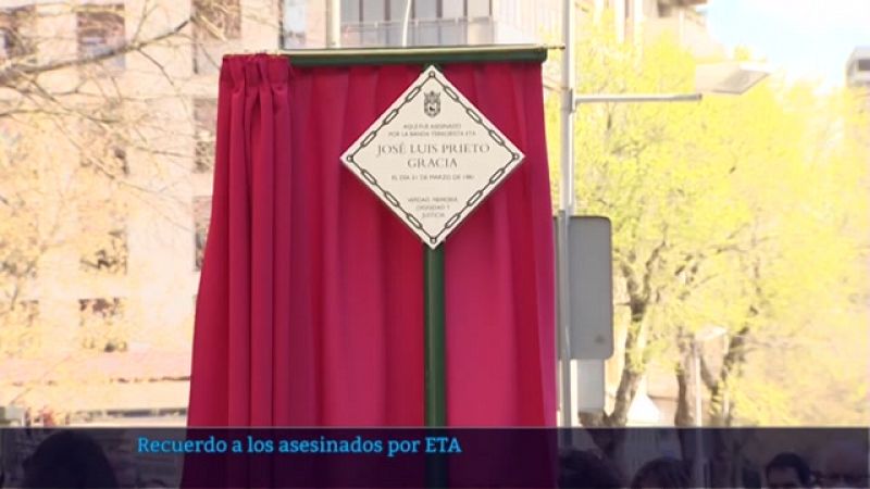 Placas de recuerdo a las víctimas de ETA en Pamplona