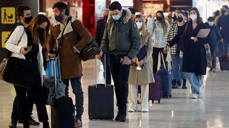 La polémica de las restricciones en Semana Santa: ¿Por qué no puedo viajar a otra comunidad pero sí al extranjero?