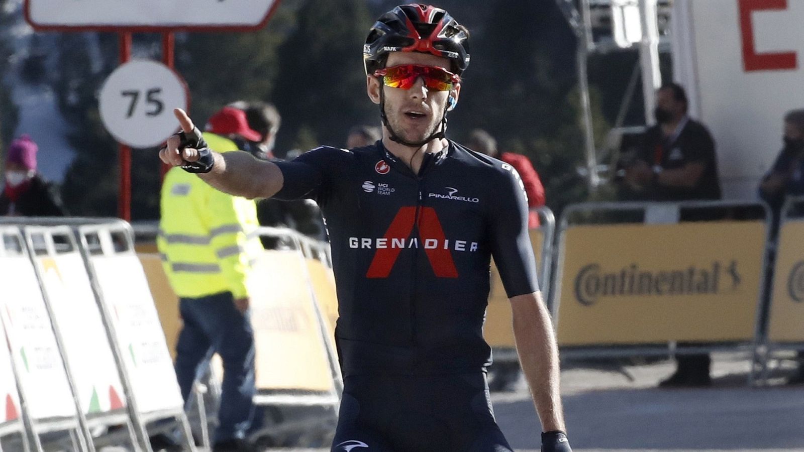 Adam Yates gana en Vallter 2000 y se pone líder de la Volta - Ciclismo | Ver