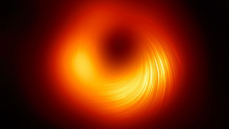 Obtienen la primera imagen de los campos magnéticos que limitan un agujero negro