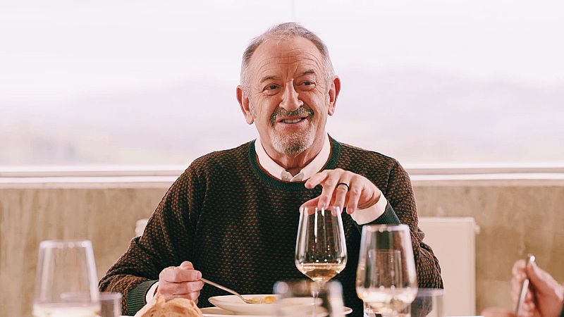 Karlos Arguiñano es el séptimo anfitrión secreto de 'Dos parejas y un destino': repasamos los momentos más destacados