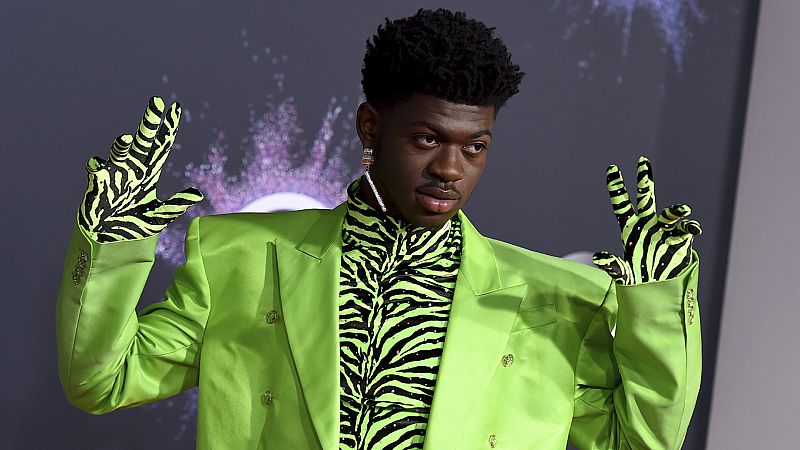 Lil Nas X lanza los 'Satan Shoes'... con sangre humana en el interior de la cámara de aire