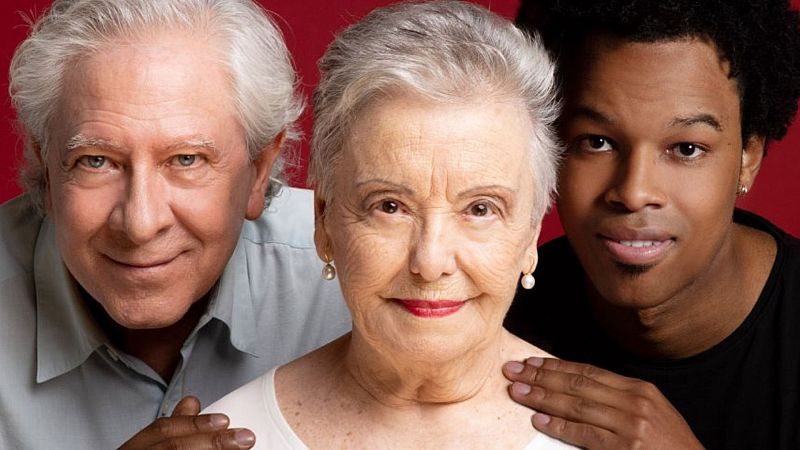 'El abrazo' más especial de María Galiana, Juan Meseguer y Jean Cruz