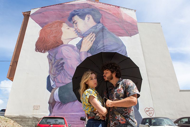 Marta Hazas y Xosé A. Touriñán descubren 'Rutas bizarras' en La 2