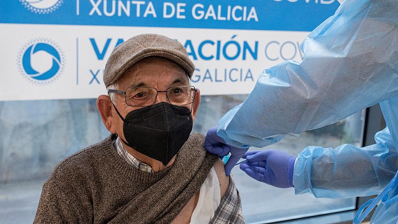 Sanidad acelera la vacunación mientras la incidencia sube en varias comunidades