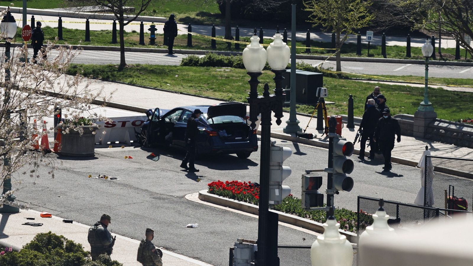 Muere el sospechoso y uno de los dos policías atropellados en las cercanías del Capitolio | Ver