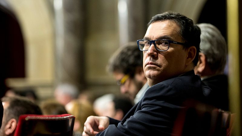 JxCat aparta al exabogado de Puigdemont de la Mesa del Parlament tras manifestar sus dudas sobre la desobediencia