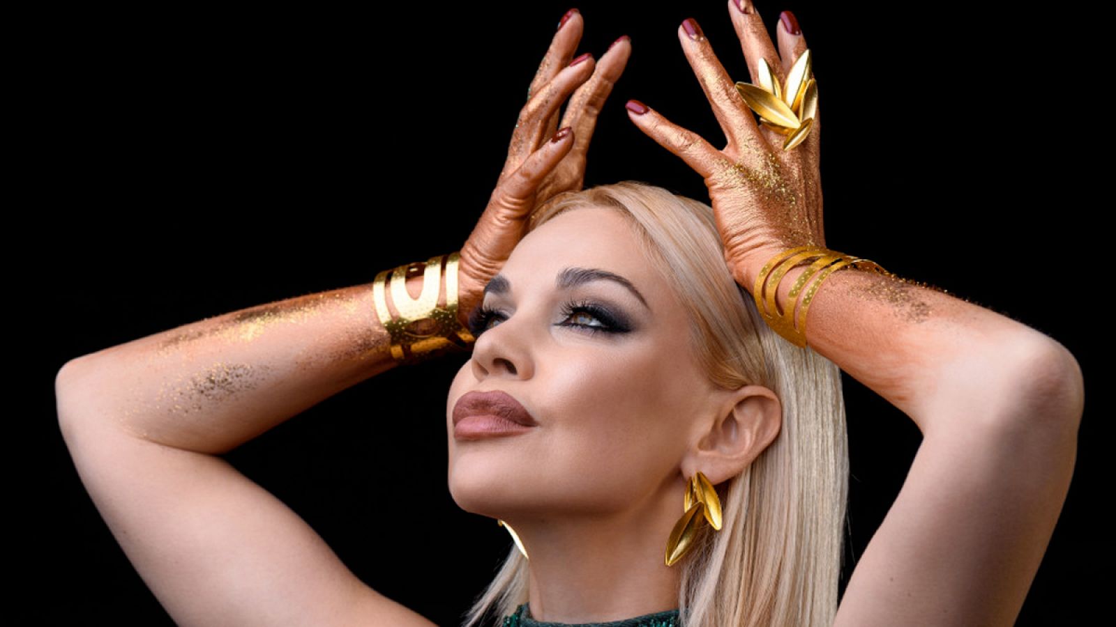 Eurovisión 2021 - Samantha Tina, de Letonia: "The moon is rising" (Videoclip Oficial)