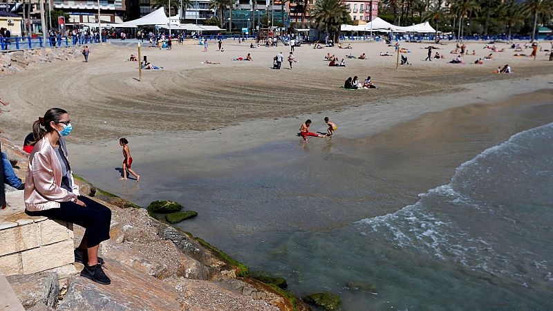 La mascarilla solo será obligatoria en la playa para pasear y si no hay distancia de seguridad entre las personas