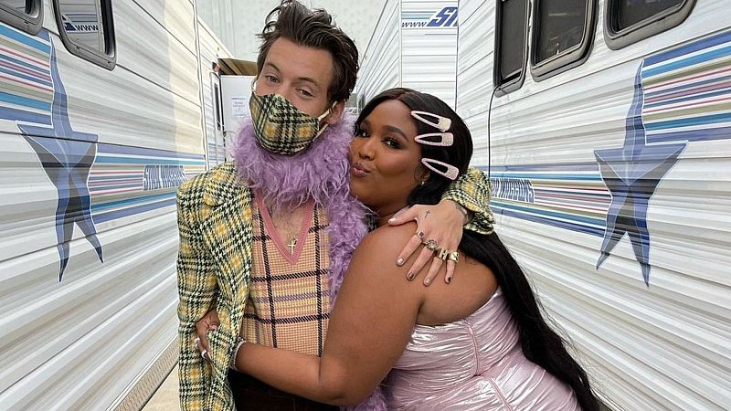 Lizzo podría estar tanteando a Rihanna y Harry Styles para su nuevo disco