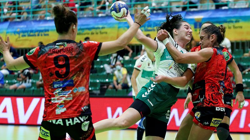 Ana Martínez anuncia su adiós al balonmano