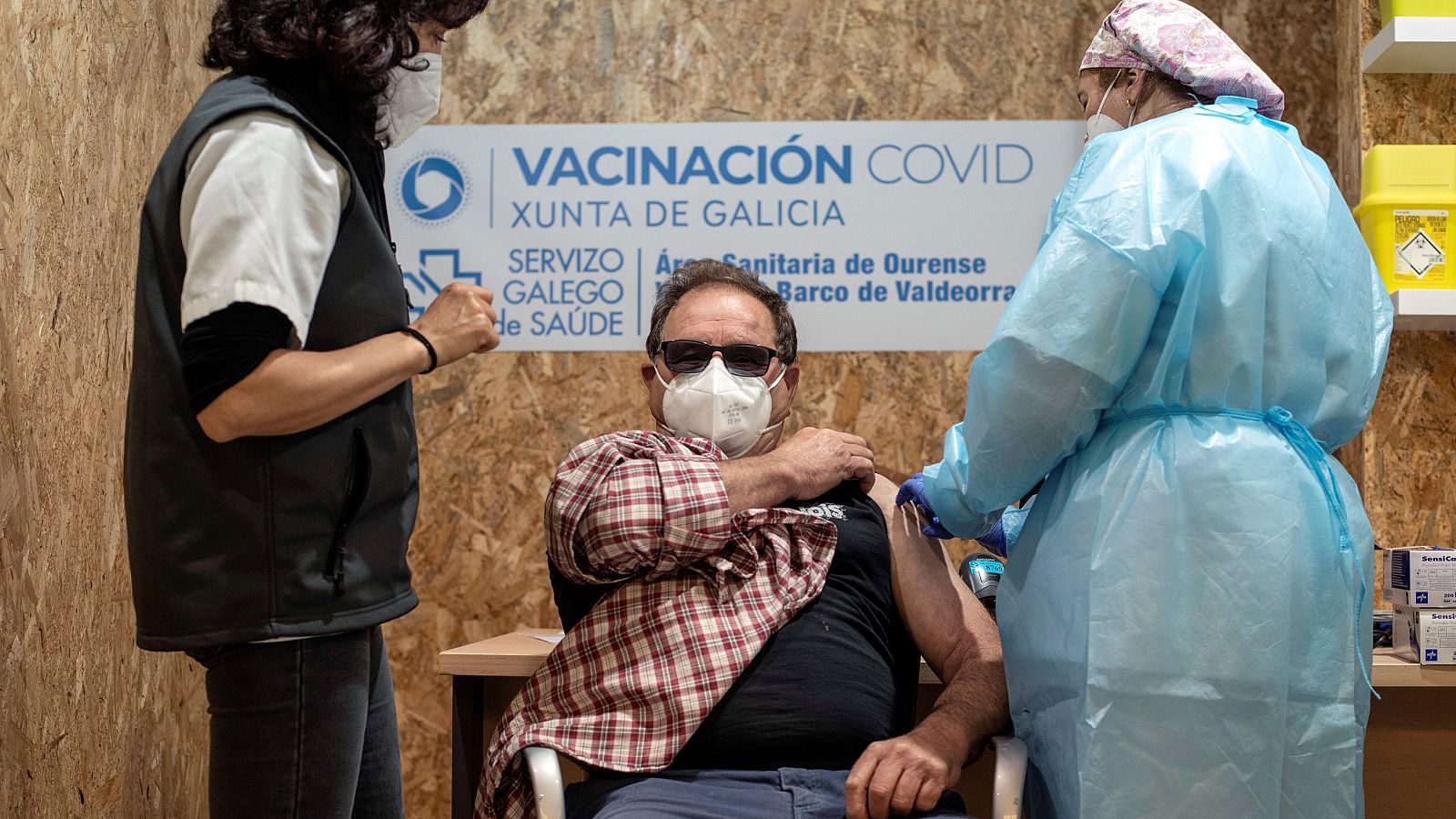 ¿Qué ocurrirá con las personas que ya han recibido la primera dosis de AstraZeneca? - Telediario 1 | Ver