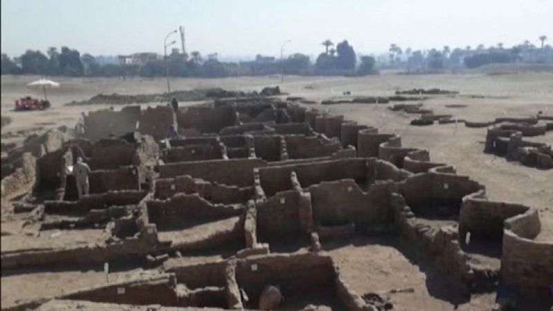 Egipto anuncia el descubrimiento de una antigua ciudad en Luxor de hace 3.000 años