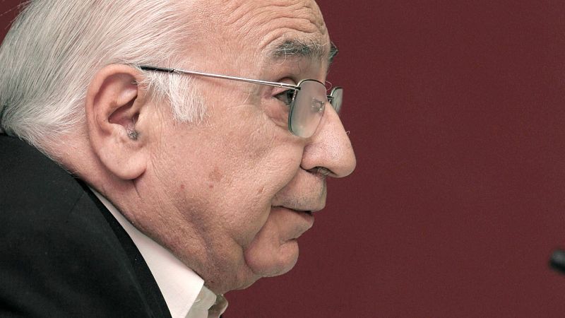 El Cervantes no se entregará en Alcalá de Henares debido a la salud de Francisco Brines