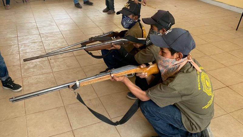 Niños armados contra el narcotráfico en México