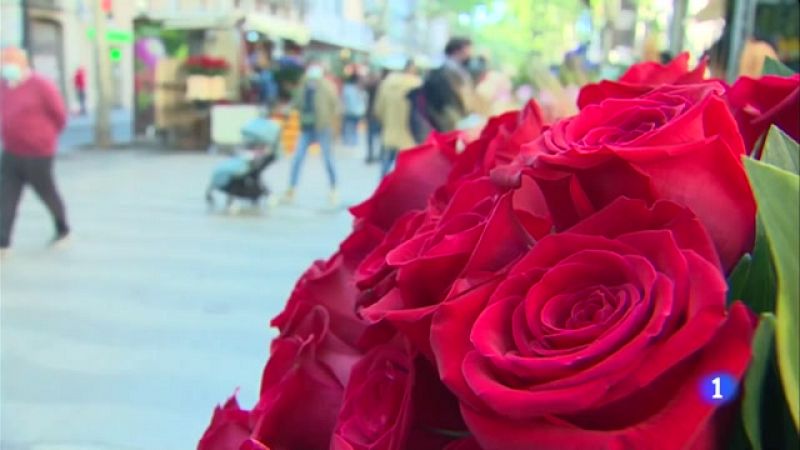 Les roses i els llibres tornen a conquerir els carrers per Sant Jordi