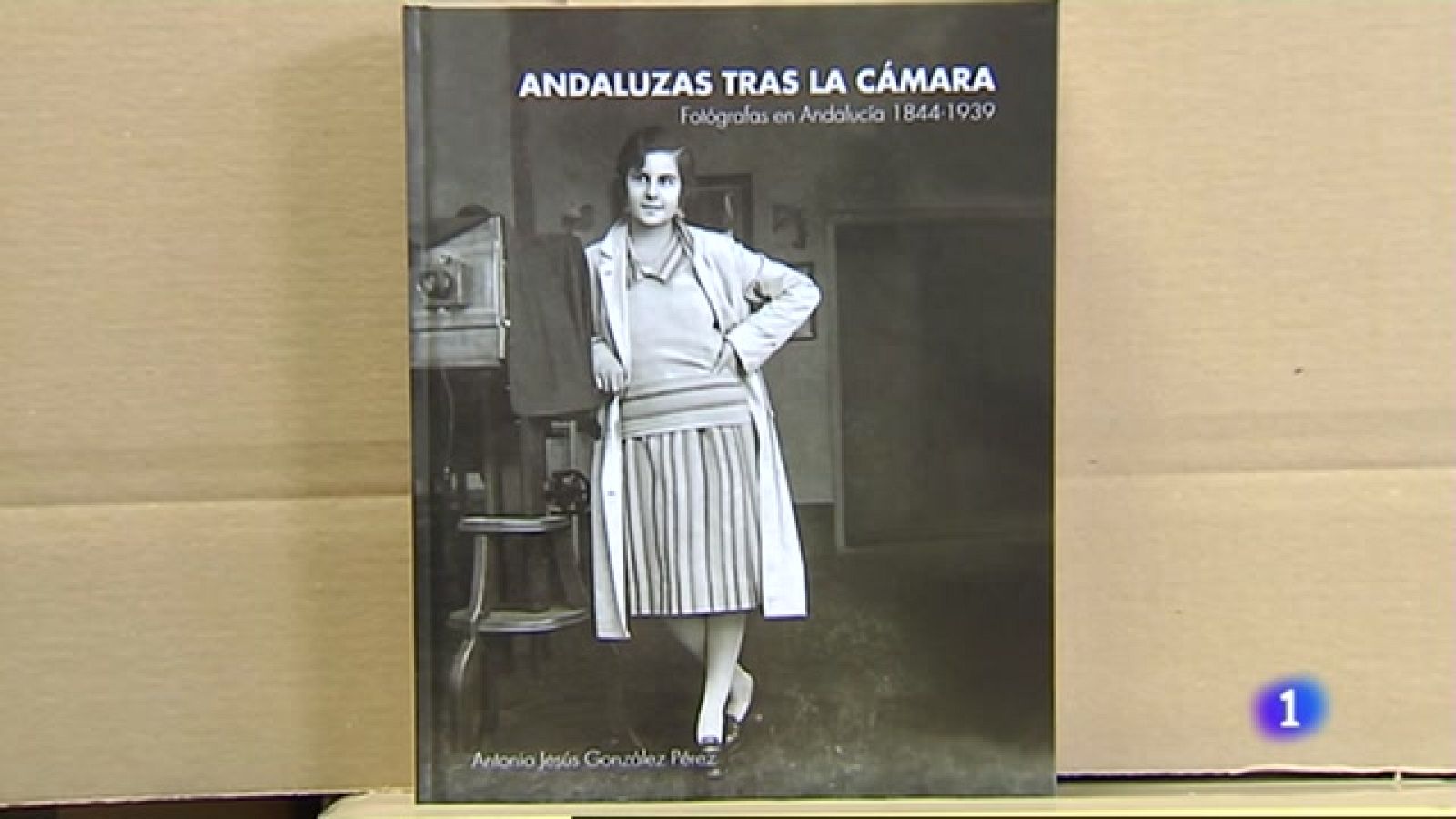Fotógrafas andaluzas tras la cámara - Noticias Andalucía | Ver
