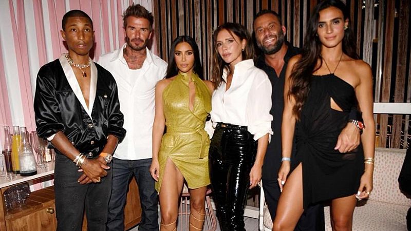 La extraña fiesta de cumpleaños de Victoria Beckham que reunió a Kim Kardashian y Maluma