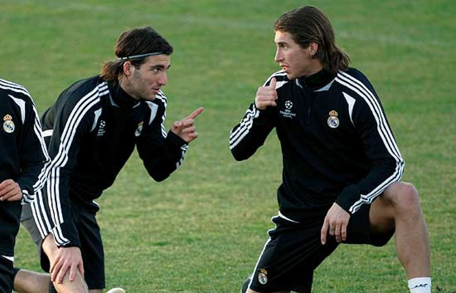 El madridista  Gonzalo Higuaín se ha referido a su nuevo entrenador, Juande Ramos, y ha alabado su manera de trabajar.