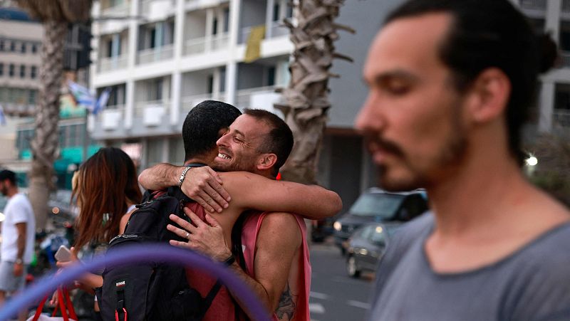 La UE recomienda relajar el uso de mascarillas entre personas vacunadas en su guía para la desescalada