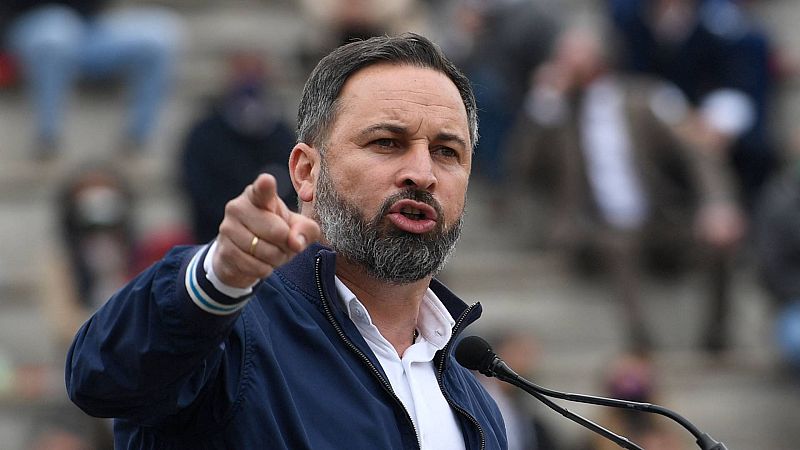 Abascal avisa a los indecisos del peligro de la "veleta azul" y cree que Casado actúa como un "pato mareado"