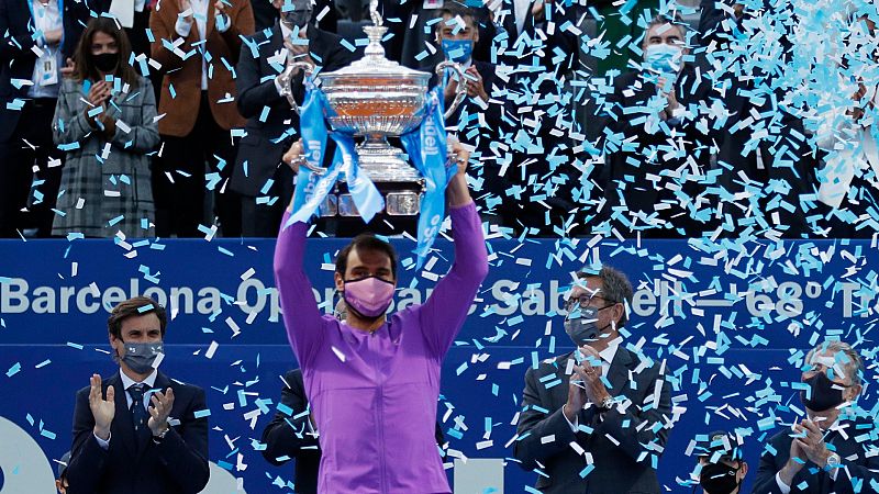 Rafa Nadal levanta su duodécimo Godó tras una batalla épica ante Stefanos Tsitsipas