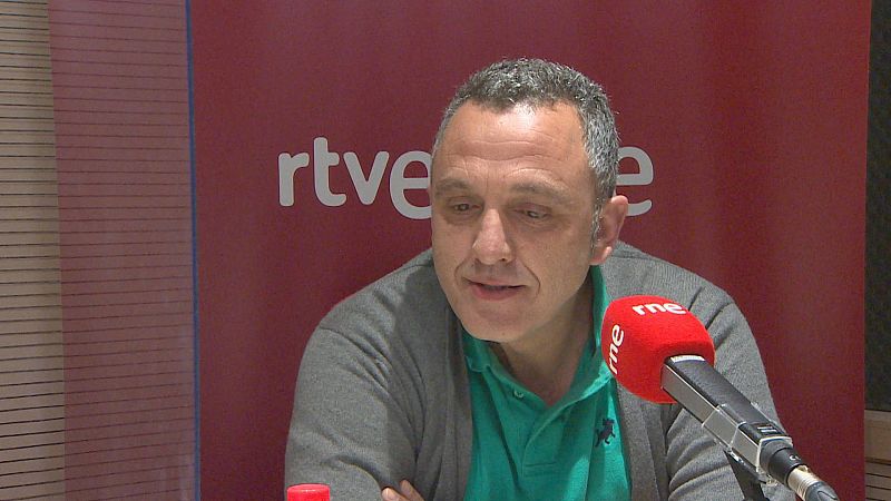 "Hay que reequilibrar los sectores productivos de Cantabria"