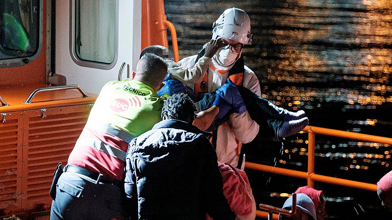 Al menos 17 muertos y tres supervivientes en el naufragio de un cayuco al sur de la isla de El Hierro