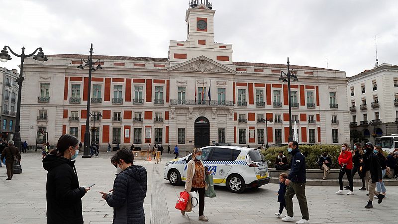 Madrid afronta las elecciones con el 60 % de sus municipios en riesgo extremo por alta incidencia de COVID