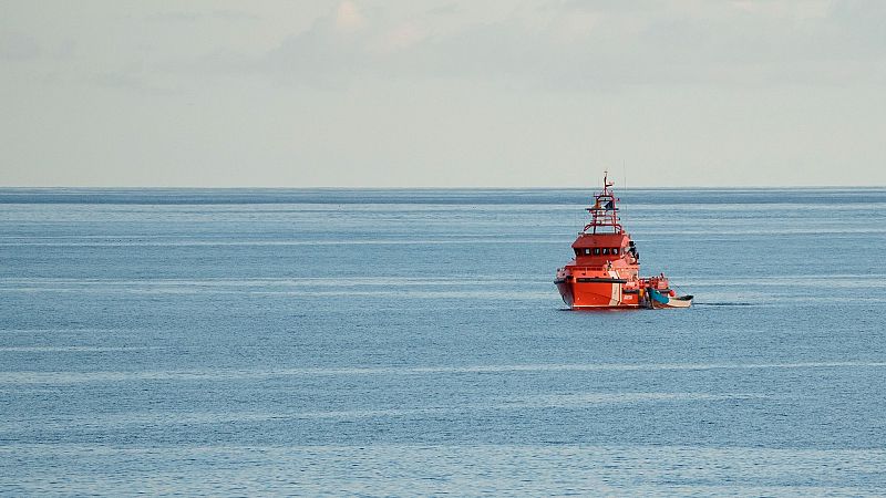 La cifra de muertos en el cayuco que naufragó al sur de la isla de El Hierro sube a 24