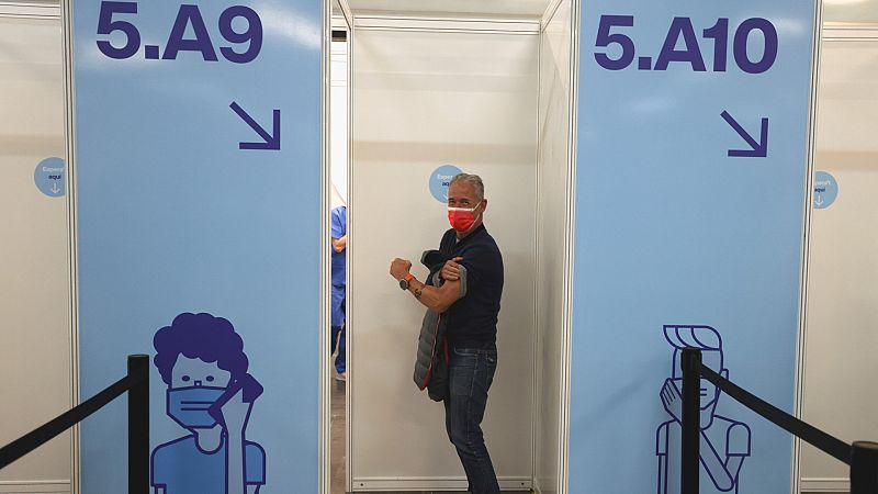 Del retraso de Janssen al interrogante de AstraZeneca: la vacunación despega, pero necesita acelerar