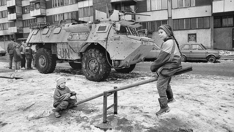 'Àlbum de postguerra' retrata el pas del temps dels nens de la guerra de Sarajevo