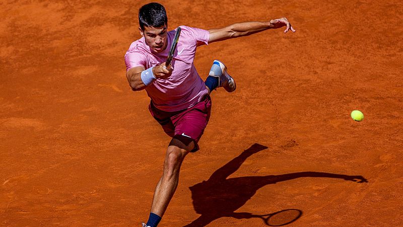 Alcaraz no tiene piedad ante Mannarino y jugará contra Nadal