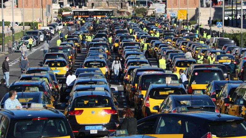 Uber posa en marxa el seu servei de preu tancat per a taxis a Barcelona