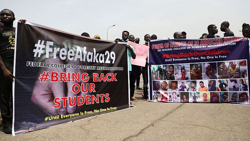 Liberan en Nigeria a 29 estudiantes que permanecían secuestrados desde marzo