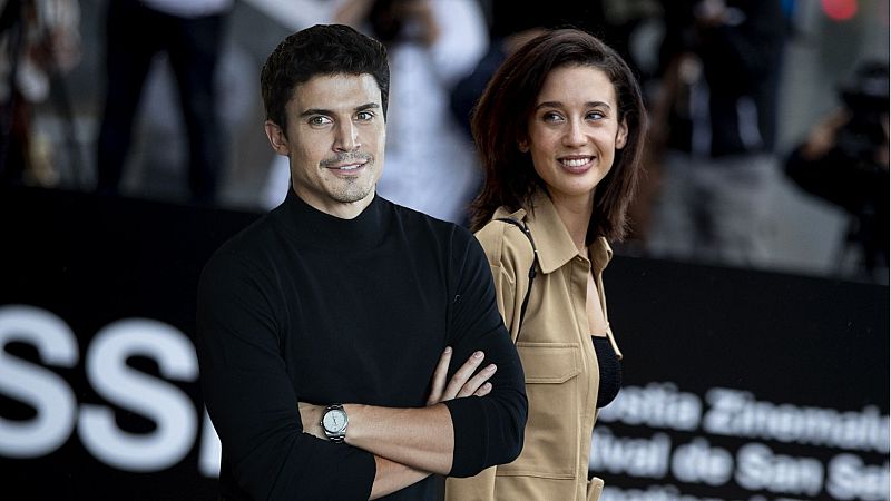 Álex González y María Pedraza se traen un tonteo que está revolucionando las redes