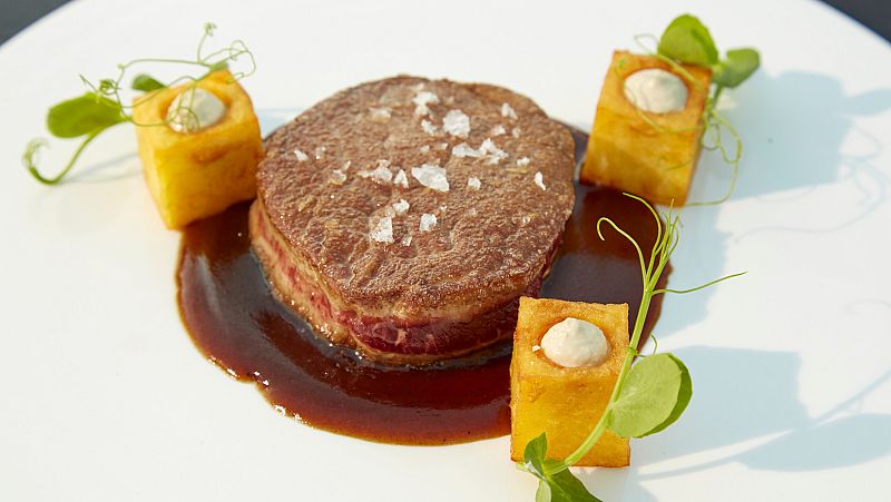 Receta de solomillo al cabrales con patatines