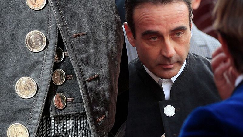 Enrique Ponce explica por qué lleva una chaqueta con la cara de Franco