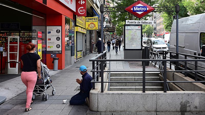 As se ti de azul el voto en Vallecas: del "Ayuso lo hizo fantstico" a esta izquierda "no me representa"