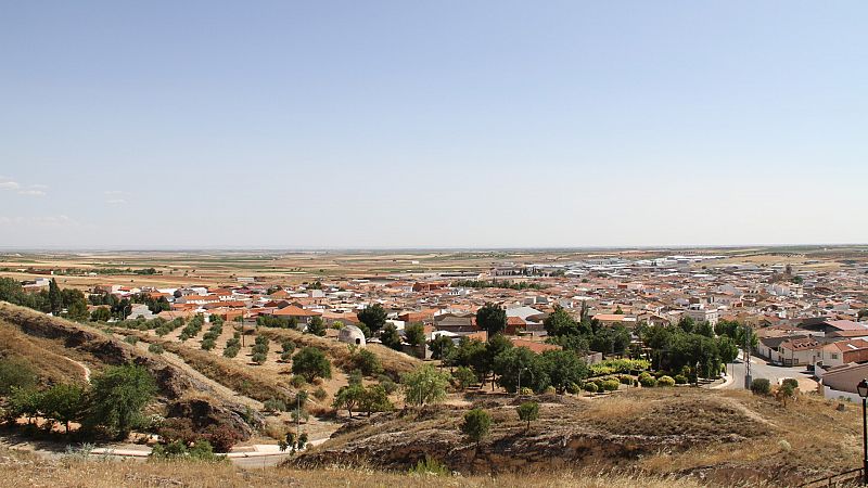 Castilla-La Mancha aprueba por unanimidad una ley "pionera" para luchar contra la despoblacin