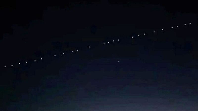 Elon Musk y sus satélites 'Starlink': las extrañas luces que cruzan el cielo de España