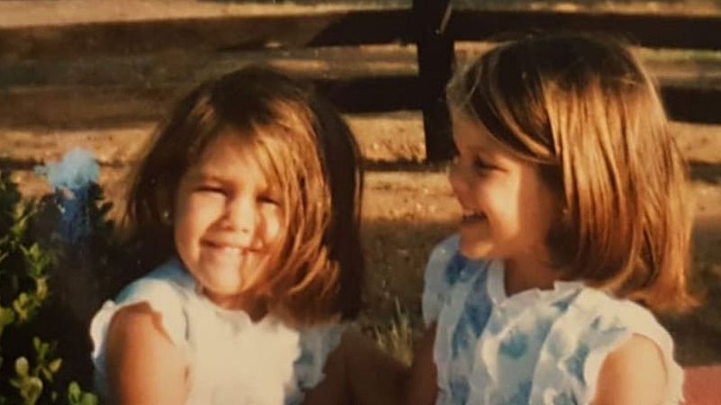 Una de estas dos niñas se casa mañana... sí, es Alejandra Ruiz Rato