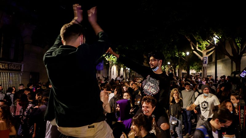 Los epidemiólogos alertan del peligro de las celebraciones: "Va a haber una explosión de casos"