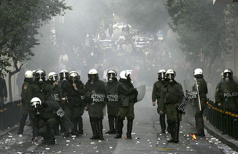 Se eleva a 240 el número de detenidos en los disturbios en Grecia
