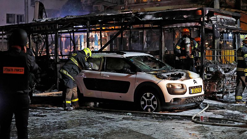 Hamás lanza 130 cohetes contra Tel Aviv tras el ataque de Israel a un edificio de 13 plantas en Gaza