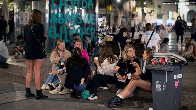 Del champán infantil al botellón: ¿por qué el alcohol es omnipresente en nuestra sociedad?