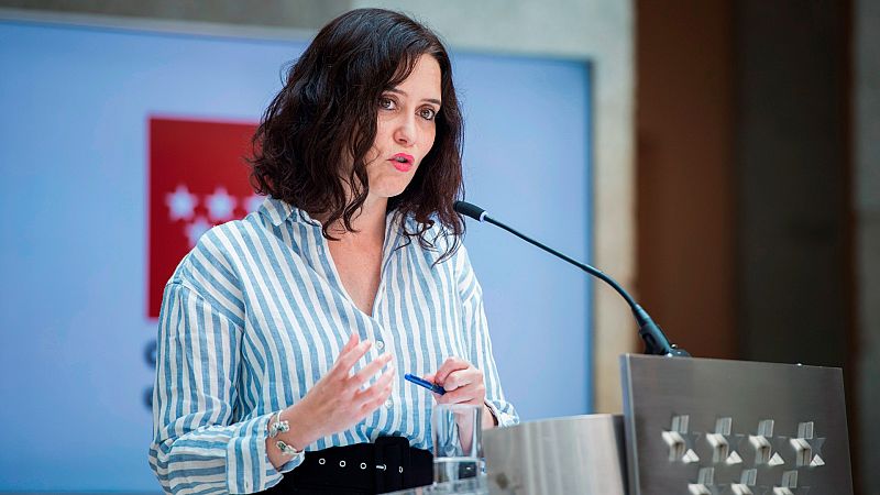Ayuso anuncia una comisión de investigación sobre el tránsito de Barajas y su relación con la pandemia